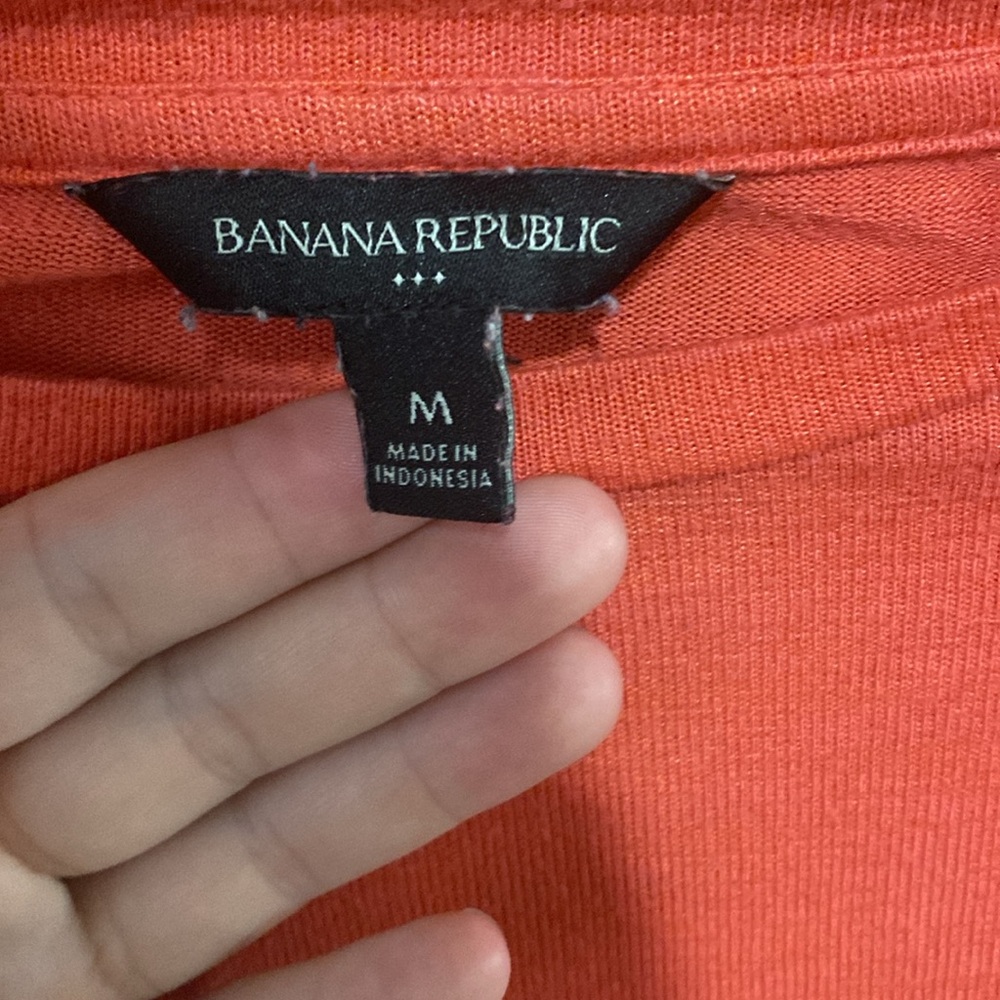 BANANA REPUBLIC • Size M• Dark Salmon Scoop Neck Knit T-Shirt w/ Pocket - Picture 5 of 5